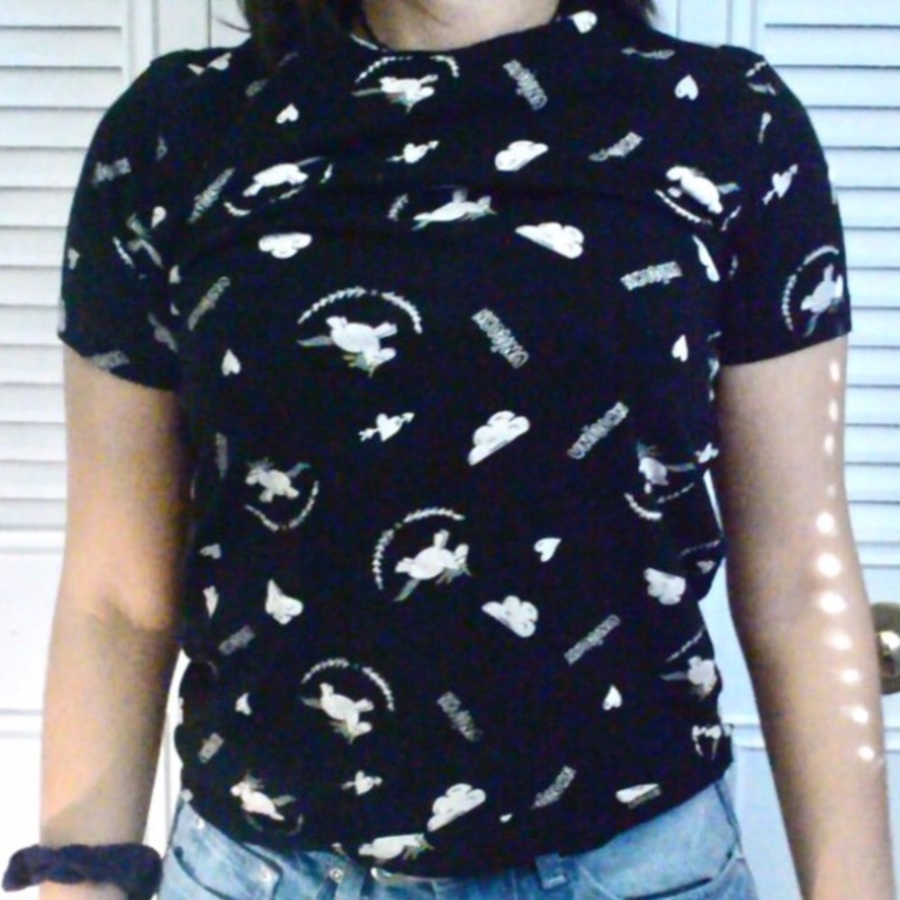 PULL AND BEAR NWOT Black tee with pattern